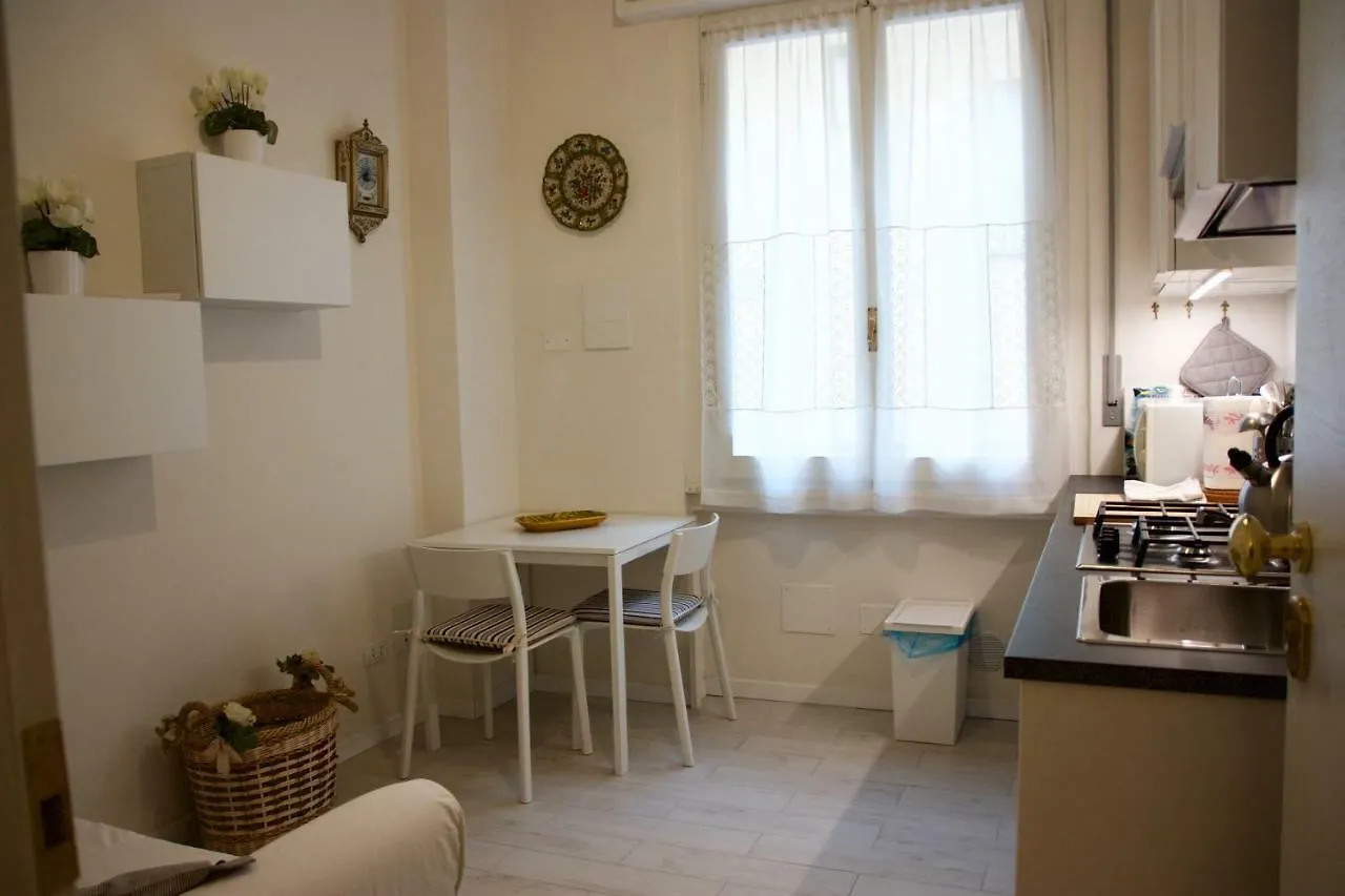 Renovated Central Suites Florence Apartment